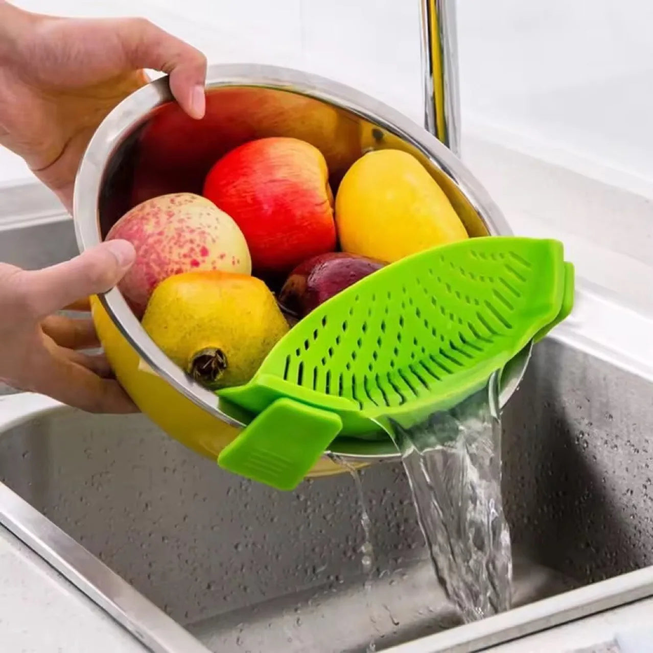 Snap-On Pasta Strainer – Clip for Pots, Pans & Bowls