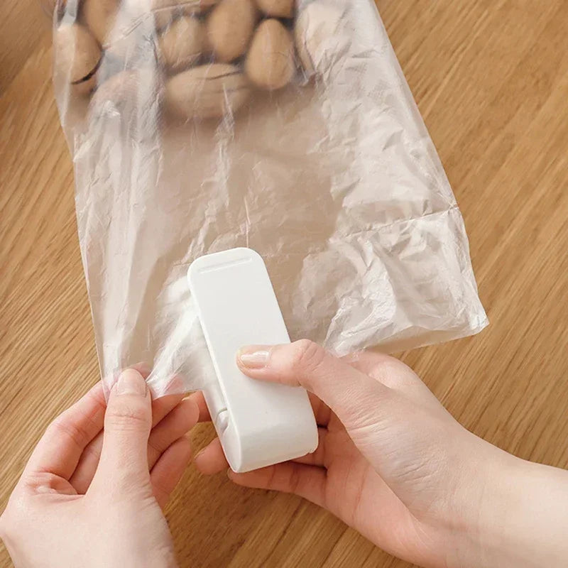 Mini Heat Bag Packaging Sealer Portable Plastic Bag Clip Sealing Machine Food Storage Seal Snack Sealing Kitchen Gadgets